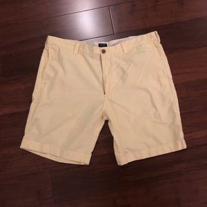 Light yellow men’s shorts